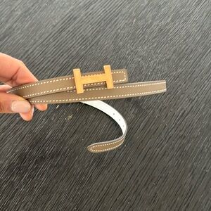 Hermes double sided belt in Taupe and white. No H Buckle SZ 85